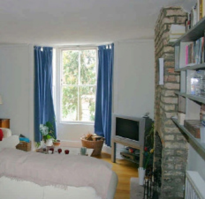 Image of Living room and The Round Window, Carpenters Lane, Spring Lake, Kent, DA9 9AP, United Kingdom